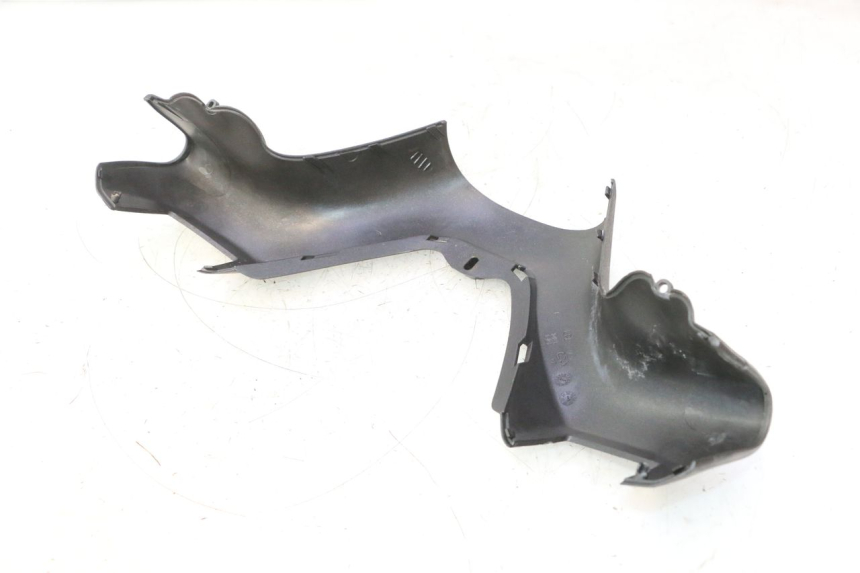 photo de COUVRE GUIDON AVANT PIAGGIO X8 STREET 125 (2006 - 2007) - Gros plan technique