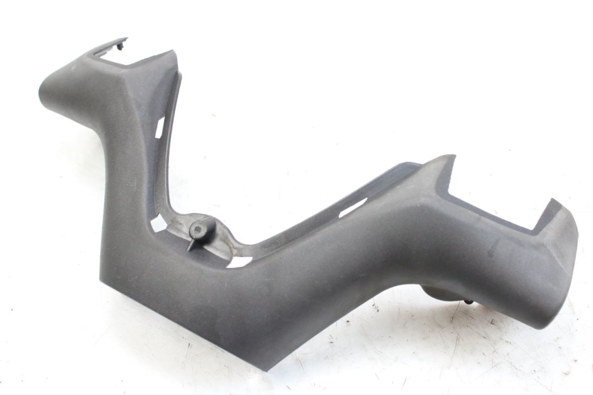 photo de COUVRE GUIDON AVANT PIAGGIO X9 EVOLUTION 125 (2003 - 2007) - Zoom état d’usage