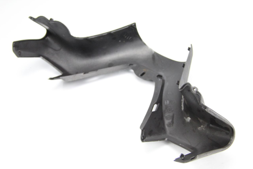 photo de COUVRE GUIDON AVANT PIAGGIO X9 125 (2000 - 2003) - Points de fixation