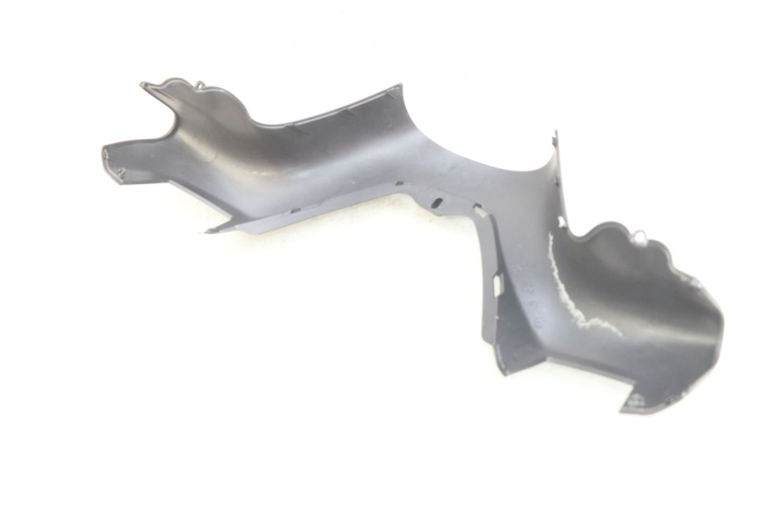 photo de COUVRE GUIDON AVANT PIAGGIO X9 125 (2000 - 2003) - Zoom état d’usage