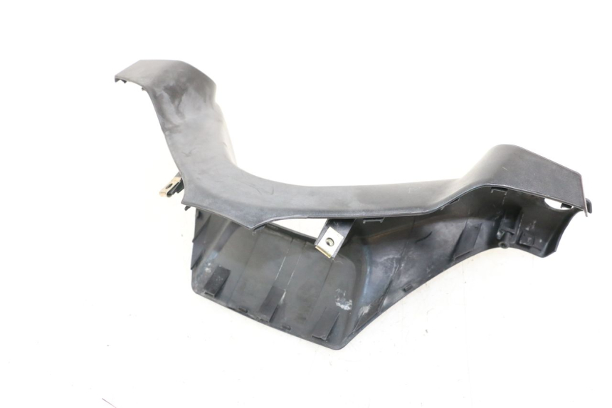 photo de COUVRE GUIDON AVANT KYMCO XCITING 250 (2006 - 2009) - Détail de la pièce