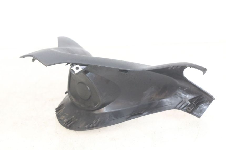 photo de COUVRE GUIDON AVANT YAMAHA YP MAJESTY 400 (2004 - 2008) - Zoom état d’usage