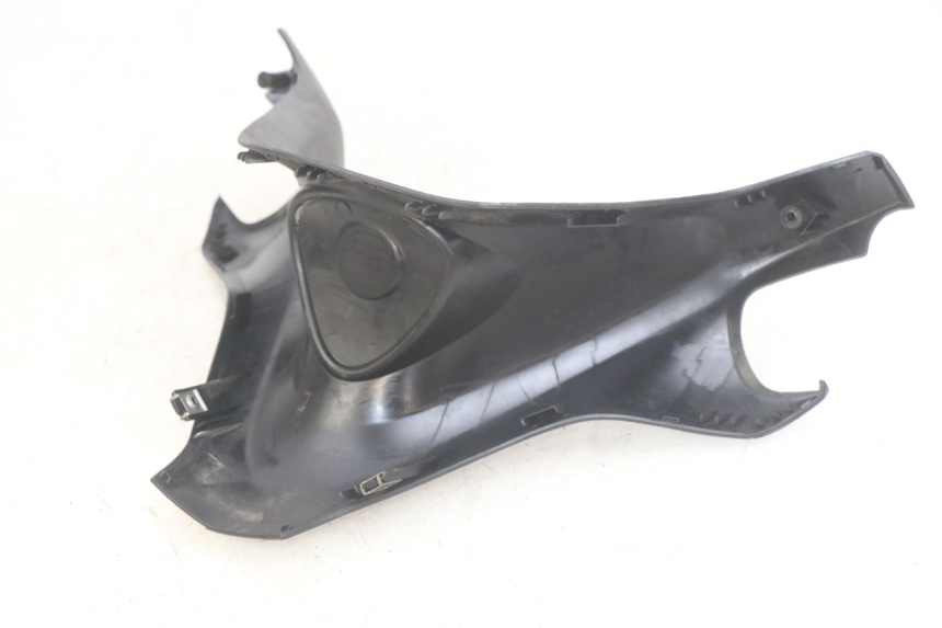 photo de COUVRE GUIDON AVANT YAMAHA YP MAJESTY 400 (2004 - 2008) - Autre angle de vue