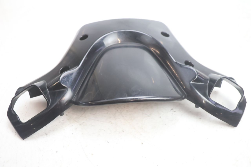 photo de COUVRE GUIDON AVANT YAMAHA YP MAJESTY 125 (2002 - 2006) - Gros plan technique