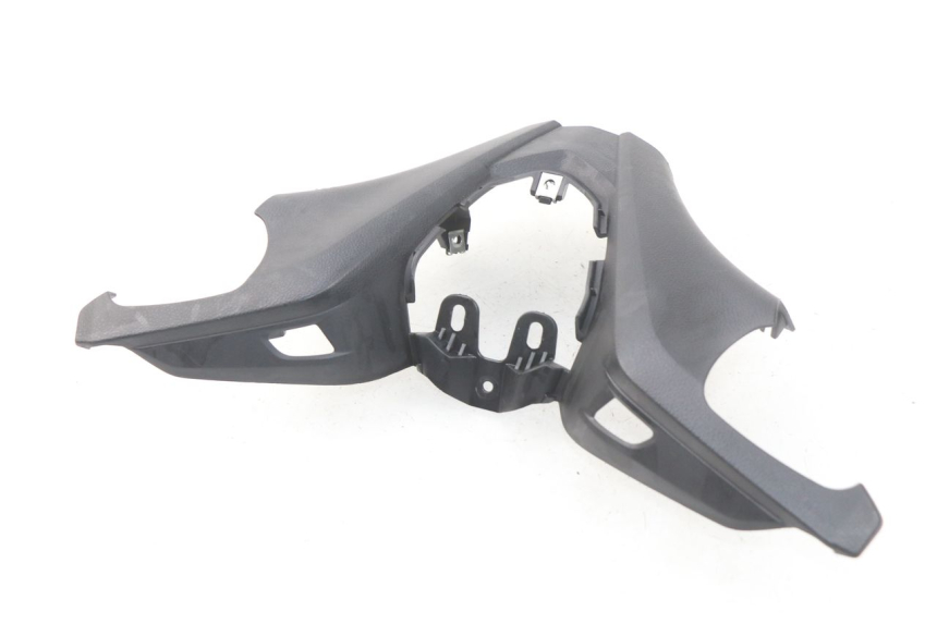 photo de COUVRE GUIDON AVANT YAMAHA YP T-MAX TMAX 530 (2017 - 2020) - Gros plan technique