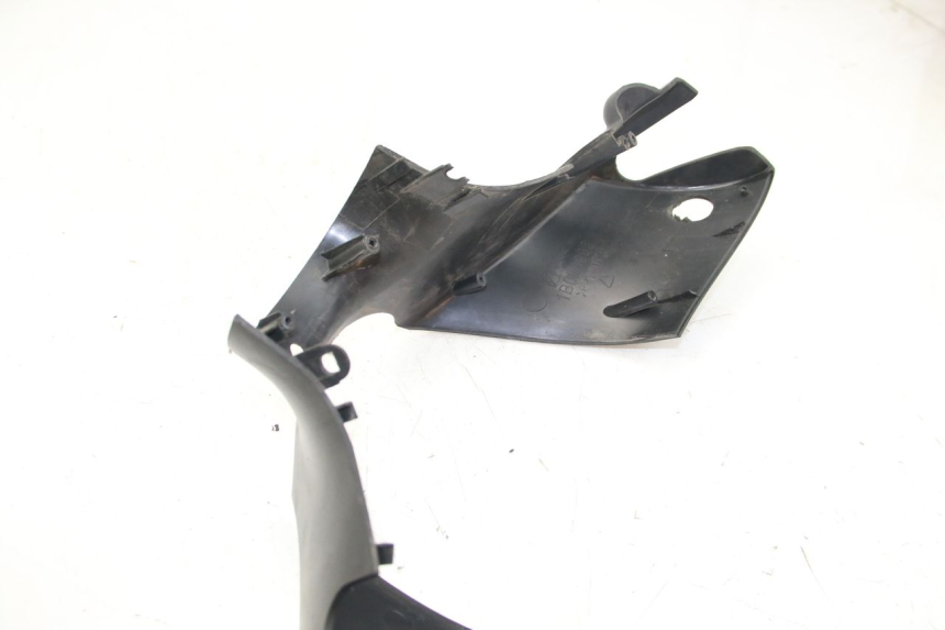 photo de COUVRE GUIDON AVANT PIAGGIO ZIP 4T 50 (2018 - 2020) - Autre angle de vue