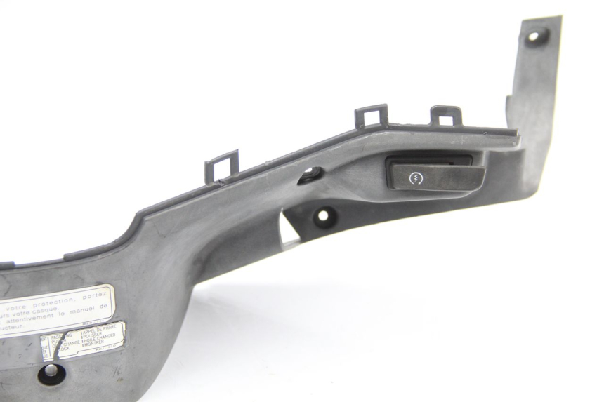 photo de COUVRE GUIDON COMMODO HONDA FES PANTHEON 125 (2003 - 2007) - Autre angle de vue