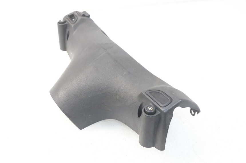 photo de COUVRE GUIDON COMMODO PIAGGIO FLY 2T 50 (2004 - 2017) - Détail de la pièce