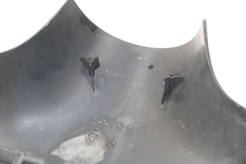 photo de COUVRE GUIDON COMMODO PIAGGIO FLY 2T 50 (2004 - 2017) - Autre angle de vue