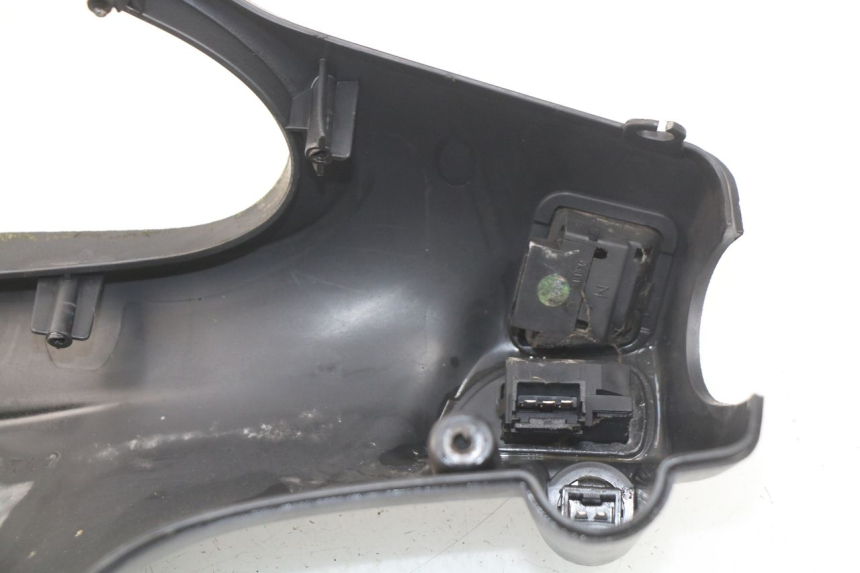 photo de COUVRE GUIDON COMMODO PIAGGIO FLY 2T 50 (2004 - 2017) - Pièce contrôlée