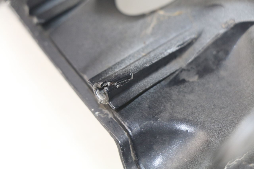 photo de COUVRE GUIDON COMMODO PIAGGIO FLY IE 125 (2012 - 2017) - Détails caractéristiques