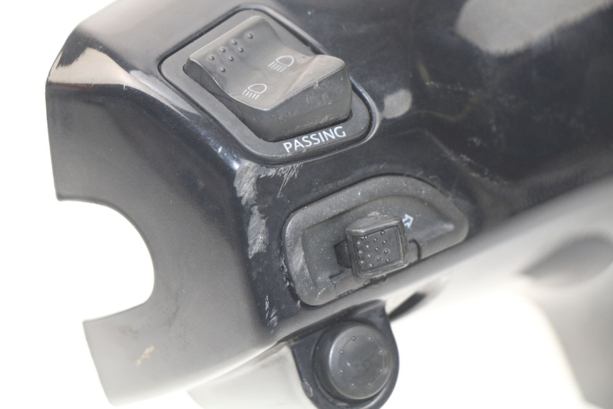 photo de COUVRE GUIDON COMMODO PIAGGIO FLY IE 125 (2012 - 2017) - Vue d’ensemble