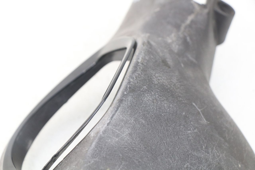 photo de COUVRE GUIDON COMMODO PIAGGIO LIBERTY 4T 50 (2009 - 2015) - Détail de la pièce