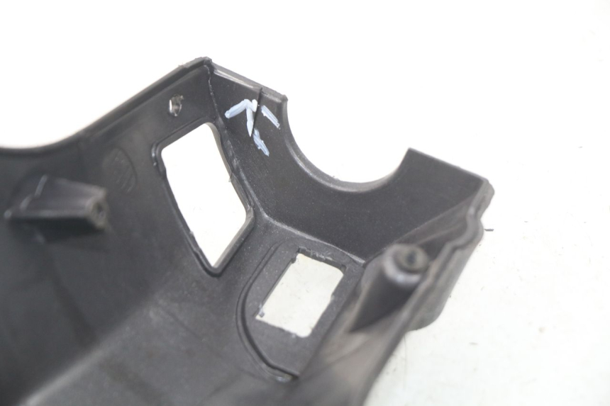 photo de COUVRE GUIDON COMMODO PIAGGIO LIBERTY 4T 50 (2009 - 2015) - Autre angle de vue