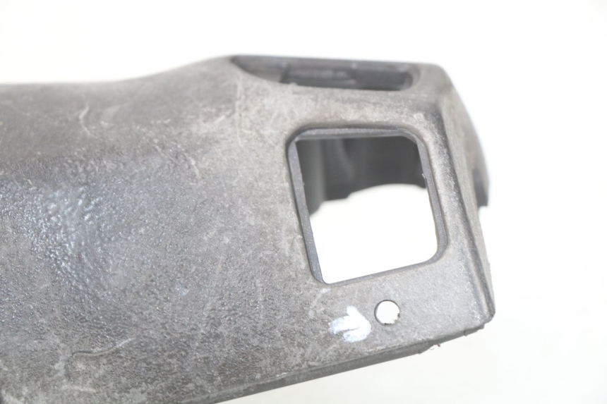 photo de COUVRE GUIDON COMMODO PIAGGIO LIBERTY 4T 50 (2009 - 2015) - Pièce contrôlée