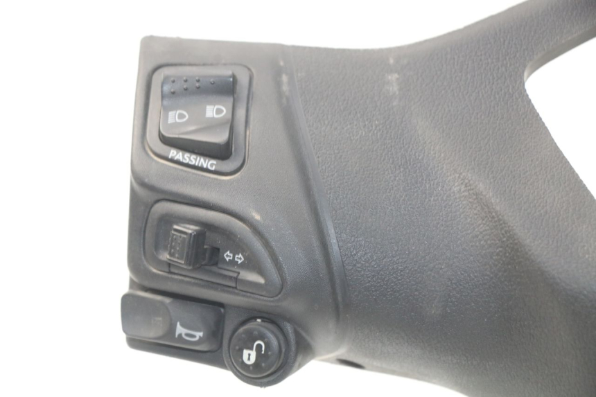 photo de COUVRE GUIDON COMMODO PIAGGIO LIBERTY IGET 4T 50 (2015 - 2020) - Vue d’ensemble