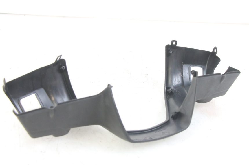 photo de COUVRE GUIDON COMMODO PIAGGIO MEDLEY 125 (2016 - 2023) - Détail de la pièce