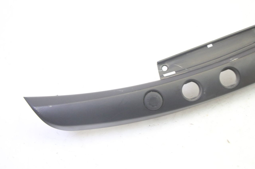 photo de COUVRE GUIDON COMMODO PIAGGIO MP3 HPE 350 (2018 - 2020) - Détail de la pièce