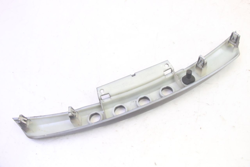 photo de COUVRE GUIDON COMMODO PIAGGIO MP3 HPE 350 (2018 - 2020) - État de surface