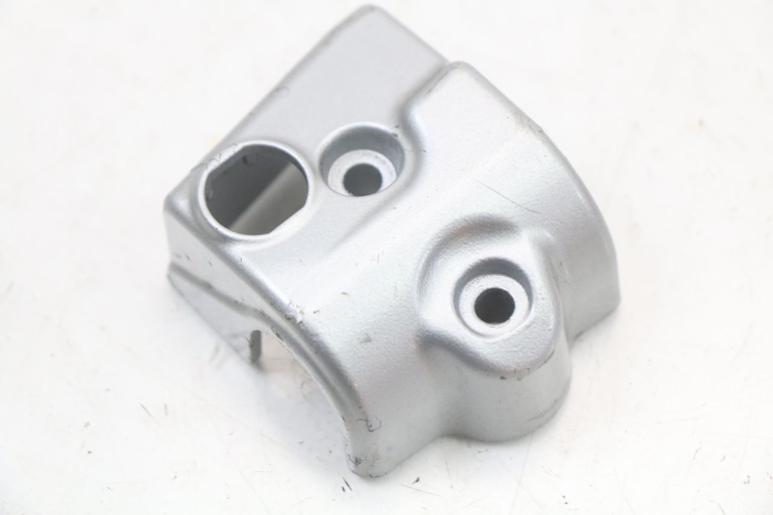 photo de COUVRE GUIDON COMMODO MOTO GUZZI NORGE 8V GT 1200 (2011 - 2016) - Autre angle de vue