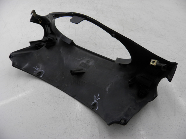 photo de COUVRE GUIDON COMMODO PIAGGIO SUPER LX 125 (2000 - 2003) - Points de fixation