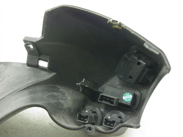 photo de COUVRE GUIDON COMMODO PIAGGIO X8 STREET 125 (2006 - 2007) - Pièce contrôlée