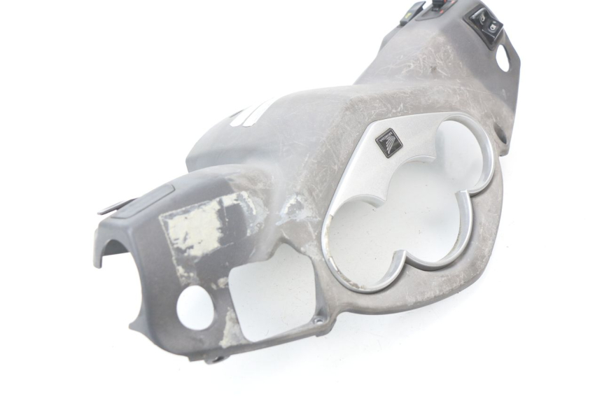 photo de COUVRE GUIDON COMMODO HONDA SES DYLAN 125 (2002 - 2006) - Vue d’ensemble