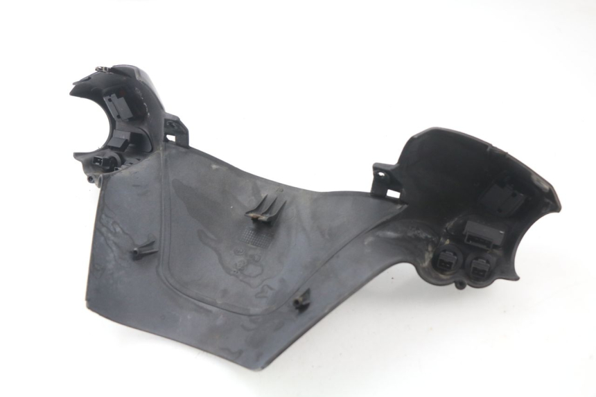 photo de COUVRE GUIDON COMMODO PIAGGIO X9 125 (2000 - 2003) - Gros plan technique