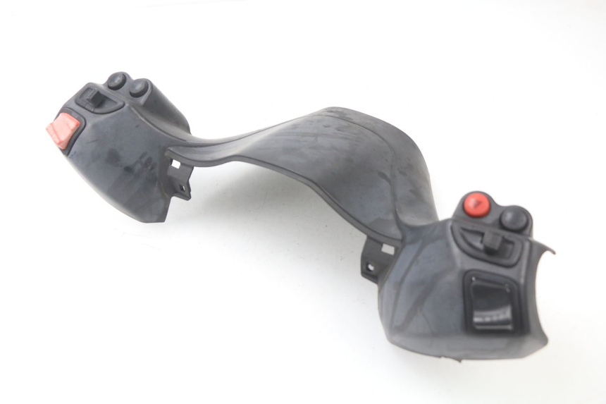 photo de COUVRE GUIDON COMMODO PIAGGIO X9 125 (2000 - 2003) - Points de fixation