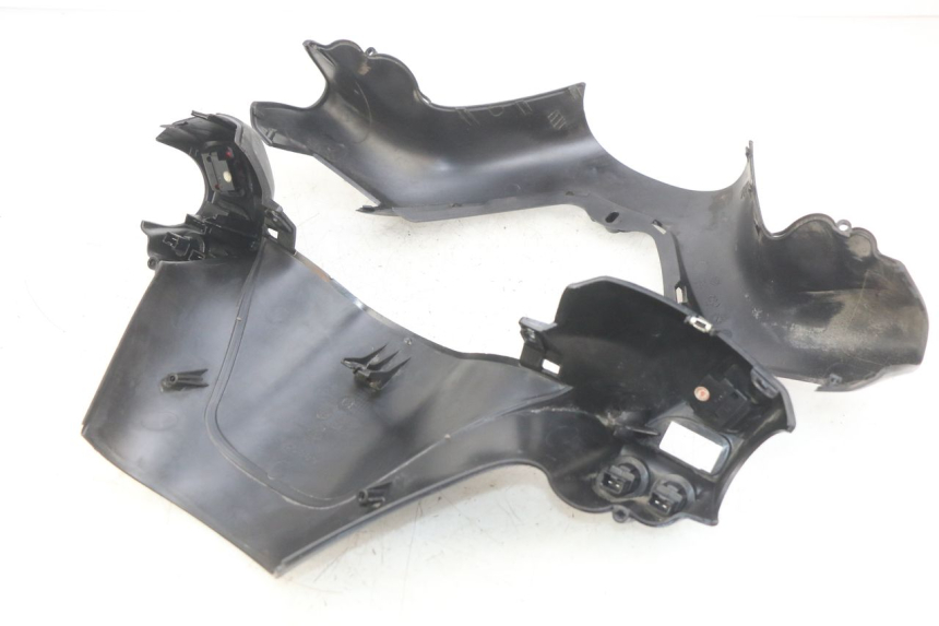 photo de COUVRE GUIDON COMMODO PIAGGIO XEVO - X EVO 125 (2007 - 2017) - Zoom composants