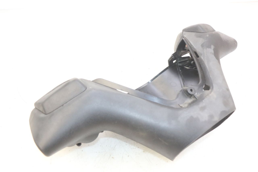 photo de COUVRE GUIDON COMMODO PIAGGIO XEVO - X EVO 125 (2007 - 2017) - Gros plan technique