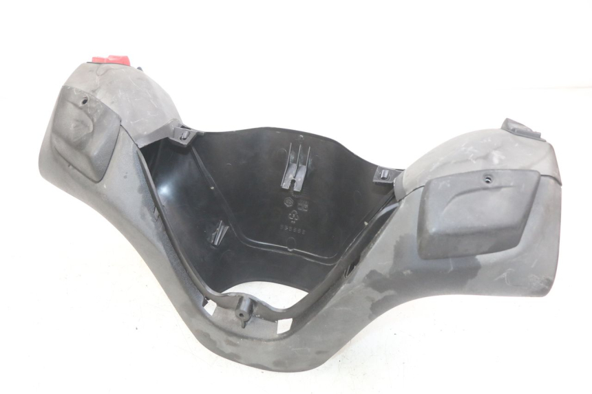 photo de COUVRE GUIDON COMMODO PIAGGIO XEVO - X EVO 125 (2007 - 2017) - Points de fixation