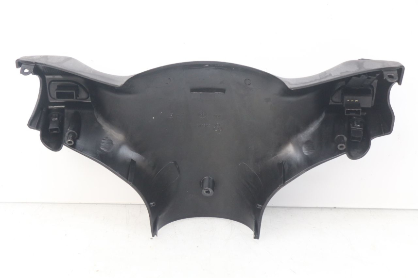 photo de COUVRE GUIDON COMMODO PIAGGIO ZIP 4T 50 (2006 - 2017) - Gros plan technique