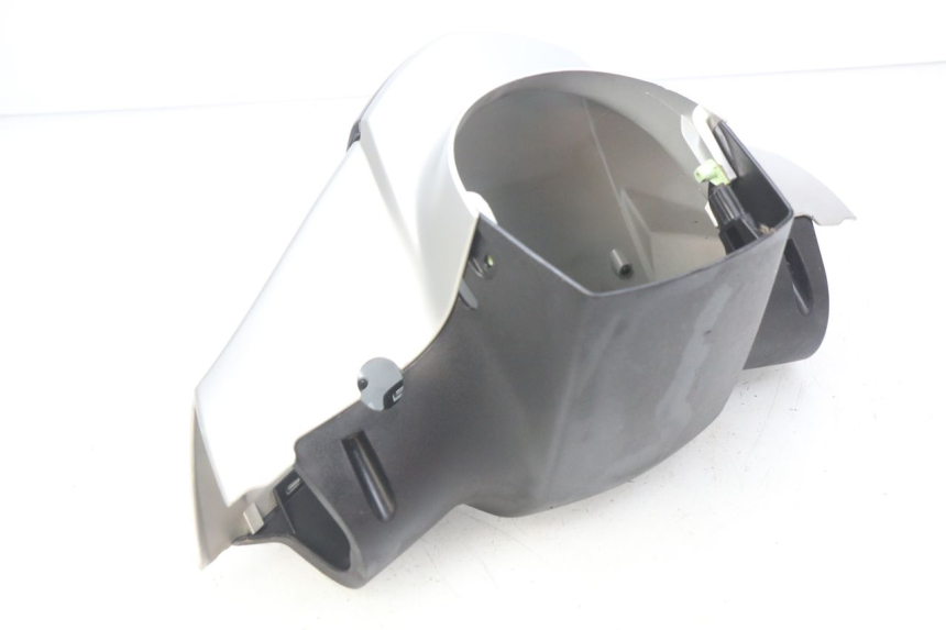 photo de COUVRE GUIDON PEUGEOT KISBEE 2T 50 (2010 - 2017) - Gros plan technique