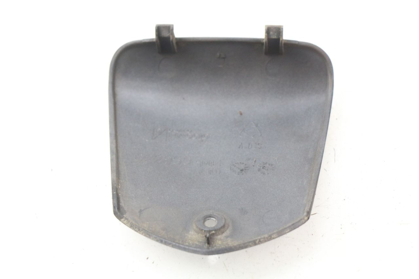 photo de COUVRE GUIDON PIAGGIO MP3 LT 400 (2007 - 2012) - Détail de la pièce
