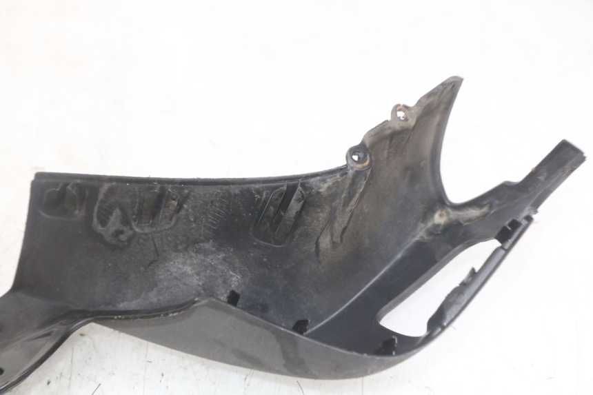 photo de COUVRE GUIDON PIAGGIO MP3 LT 400 (2007 - 2012) - Gros plan technique