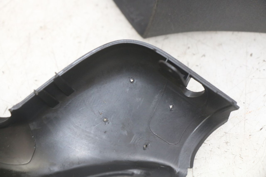 photo de COUVRE GUIDON PIAGGIO MP3 LT 400 (2007 - 2012) - État de surface