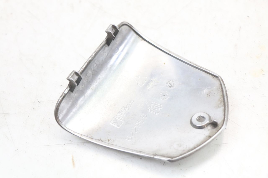 photo de COUVRE GUIDON PIAGGIO MP3 LT 400 (2007 - 2012) - Points de fixation