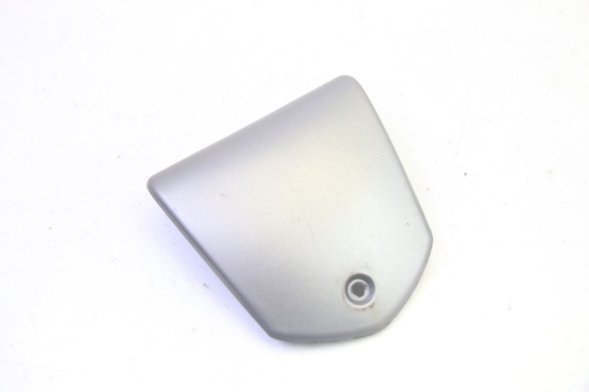 photo de COUVRE GUIDON PIAGGIO MP3 LT 400 (2007 - 2012) - Détail de la pièce