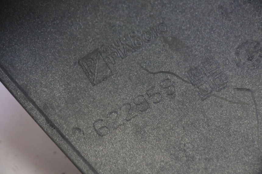 photo de COUVRE GUIDON PIAGGIO MP3 LT 400 (2007 - 2012) - Vue d’ensemble