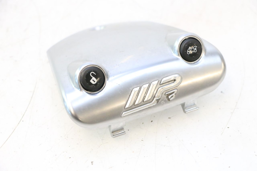 photo de COUVRE GUIDON PIAGGIO MP3 LT 400 (2007 - 2012) - Détail de la pièce