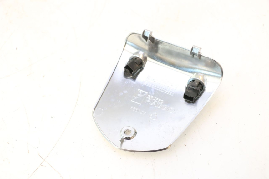photo de COUVRE GUIDON PIAGGIO MP3 LT 400 (2007 - 2012) - Autre angle de vue