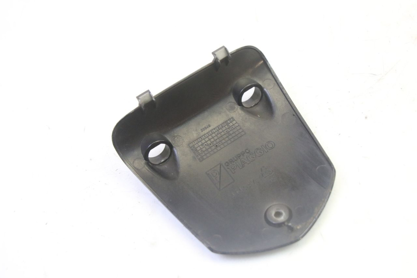 photo de COUVRE GUIDON PIAGGIO MP3 500 (2011 - 2015) - Gros plan technique