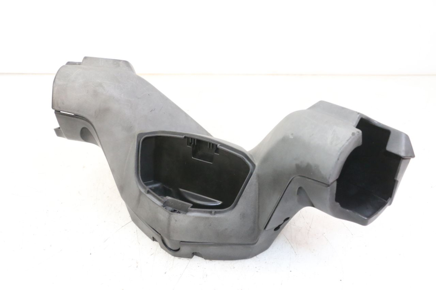 photo de COUVRE GUIDON  PEUGEOT SATELIS 125 (2010 - 2012) - Gros plan technique