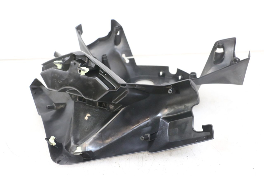 photo de COUVRE GUIDON  PEUGEOT SATELIS 125 (2010 - 2012) - État de surface