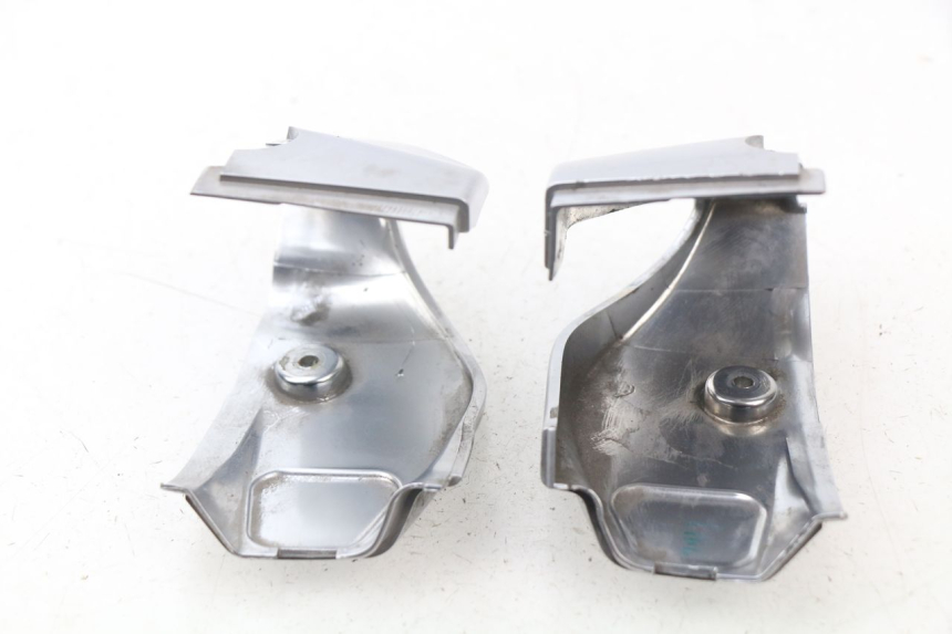 photo de COUVRE GUIDON  PIAGGIO PRIMAVERA 125 (2013 - 2021) - Détail de la pièce