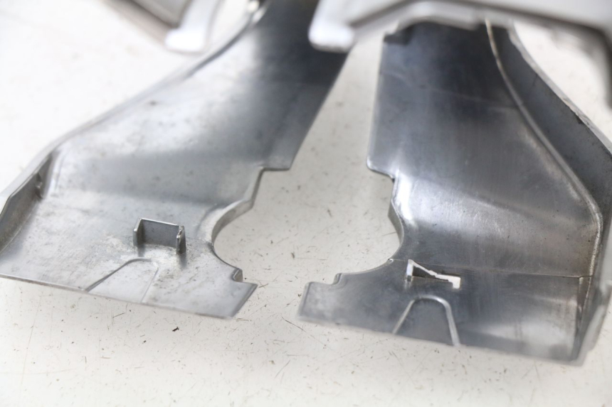 photo de COUVRE GUIDON  PIAGGIO PRIMAVERA 125 (2013 - 2021) - Zoom état d’usage