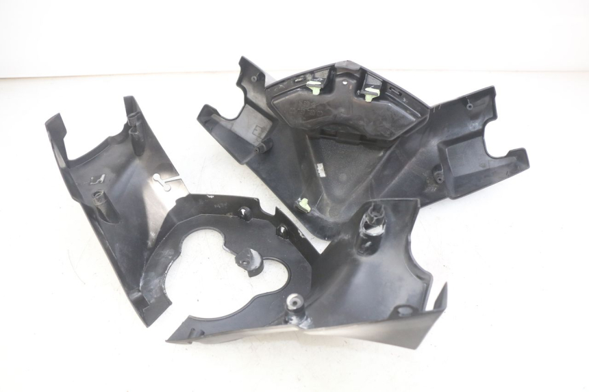 photo de COUVRE GUIDON PEUGEOT SATELIS 125 (2006 - 2009) - Vue produit