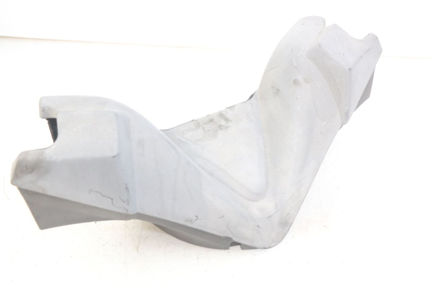 photo de COUVRE GUIDON PEUGEOT SATELIS 125 (2006 - 2009) - Autre angle de vue