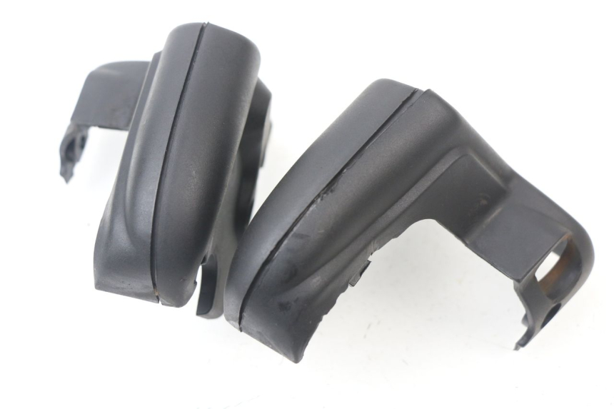 photo de COUVRE GUIDON  APRILIA SCARABEO GT 125 (1999 - 2007) - Zoom état d’usage